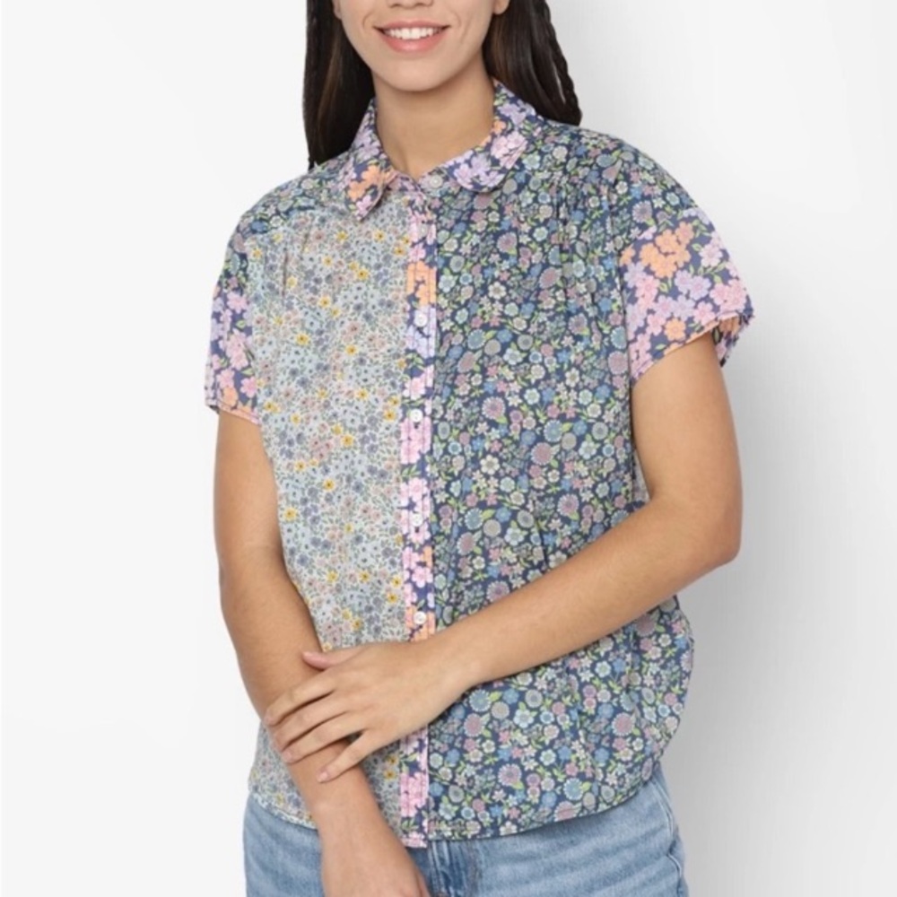 American Eagle Medium Floral Mixed Print Button Down Shirt